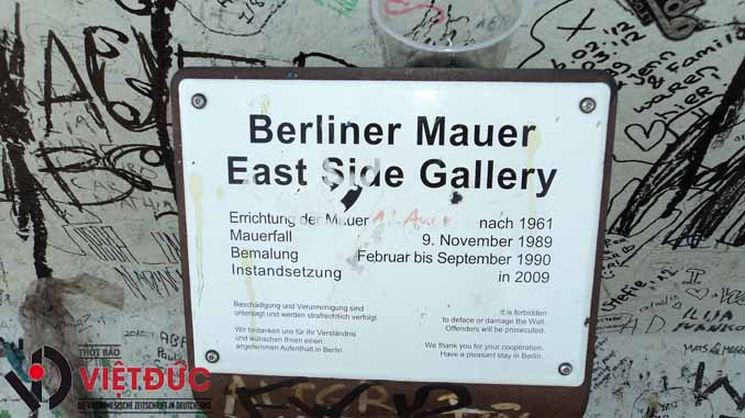 buc tuong berlin bien bao